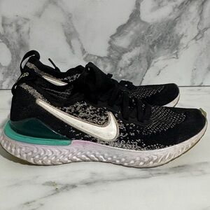 Nike Black and White Athletic Shoes Size 6Y
